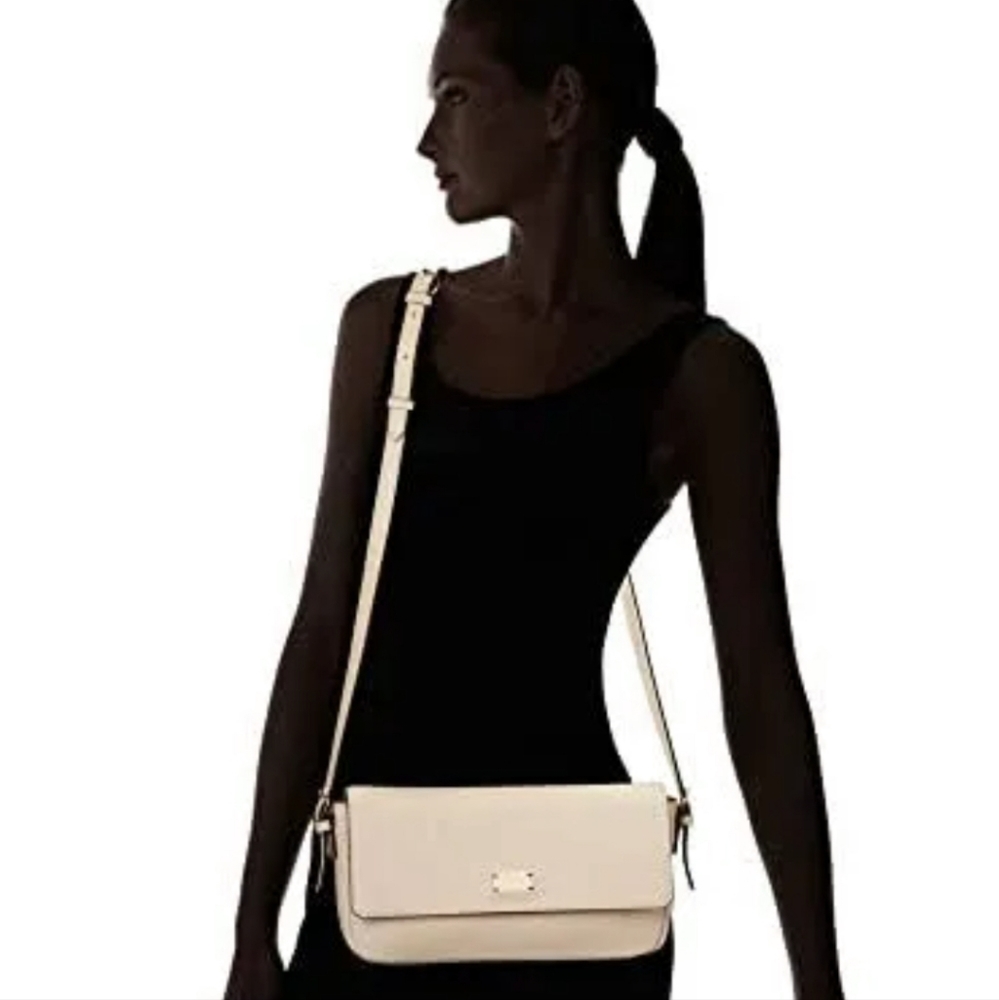 FRANCES VALENTINE baguette purse. - Picture 3 of 7